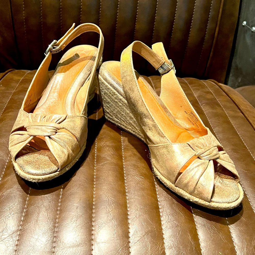 Nurture Gold Metallic Leather Wedges 11M